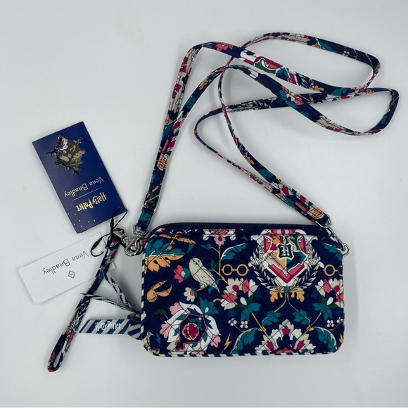 Vera Bradley Bags Nwt Vera Bradley Harry Potter Home To Hogwarts